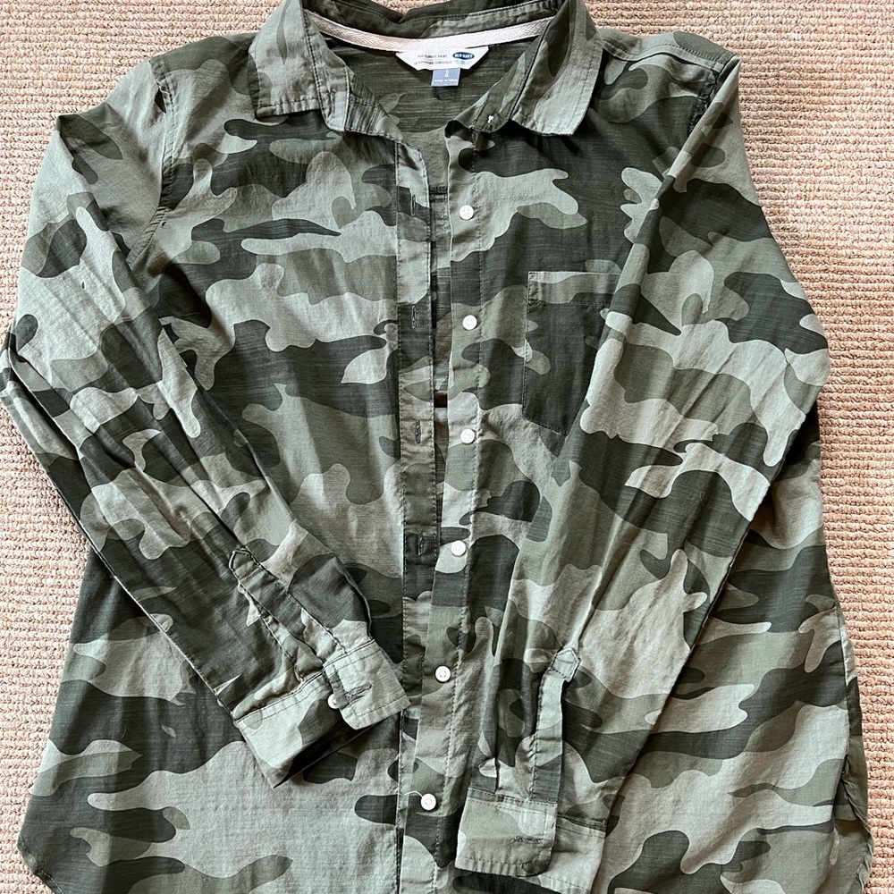 Old Navy Camouflage Long Sleeve Shirt - Size Large